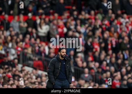 Manchester, Royaume-Uni. 1er décembre 2024. Ruben Amorim Manager de Manchester United regarde pendant le match de premier League Manchester United vs Everton à Old Trafford, Manchester, Royaume-Uni, le 1er décembre 2024 (photo par Craig Thomas/News images) à Manchester, Royaume-Uni le 12/1/2024. (Photo de Craig Thomas/News images/SIPA USA) crédit : SIPA USA/Alamy Live News Banque D'Images
