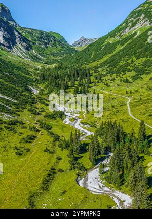 Magnifique paysage alpin dans la région de l'Arlberg près de la source du Lech dans l'ouest de l'Autriche Banque D'Images