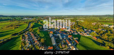 La région de Waltenhofen dans la région du lac de Allgäu à Oberallgäu vue d'en haut par une soirée idyllique d'octobre Banque D'Images