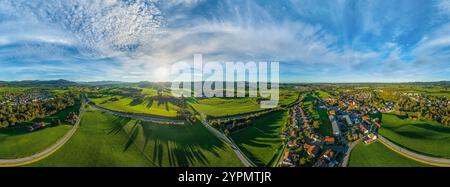 La région de Waltenhofen dans la région du lac de Allgäu à Oberallgäu vue d'en haut par une soirée idyllique d'octobre Banque D'Images