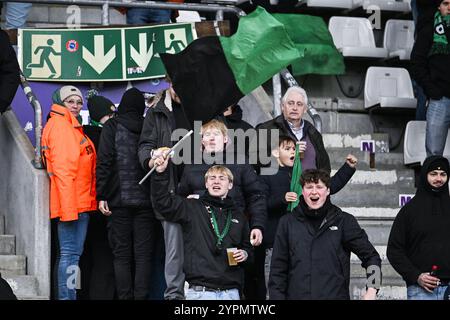 Anvers, Belgique. 1er décembre 2024. Les supporters du cercle photographiés avant un match de football entre Beerschot va et cercle Bruges, dimanche 1er décembre 2024 à Anvers, le jour 16 de la saison 2024-2025 de la première division du championnat belge 'Jupiler Pro League'. BELGA PHOTO TOM GOYVAERTS crédit : Belga News Agency/Alamy Live News Banque D'Images