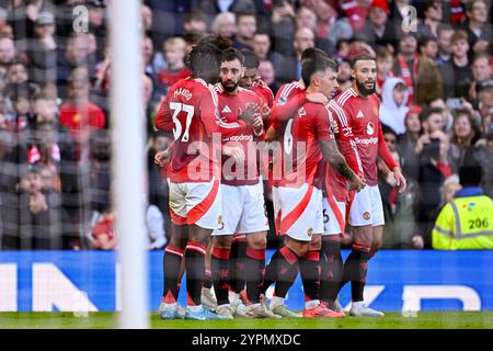 Manchester, Royaume-Uni. 1er décembre 2024. Old Trafford MANCHESTER, ANGLETERRE - 01 DÉCEMBRE : les joueurs de Manchester United célèbrent leur premier but lors de la première League 2024/25 Matchweek 13 match entre Manchester United FC et Everton FC à Old Trafford le 1er décembre 2024 à Manchester, Angleterre. (Richard Callis/SPP) crédit : photo de presse sportive SPP. /Alamy Live News Banque D'Images