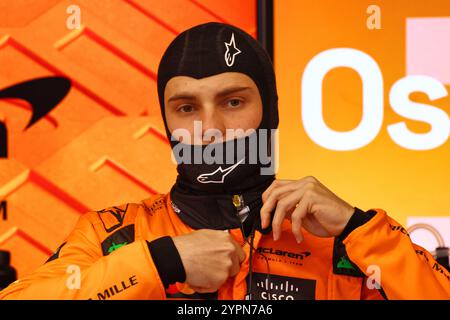 Doha, Qatar. 1er décembre 2024. Oscar Piastri (AUS) McLaren. Championnat du monde de formule 1, Rd 23, Grand Prix du Qatar, dimanche 1er décembre 2024. Doha, Qatar. Crédit : James Moy/Alamy Live News Banque D'Images