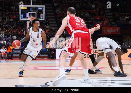 Christian Vital (Bertram Derthona Tortona) lors de l'EA7 Emporio Armani Milano vs Bertram Derthona Tortona, match italien de basket-ball Serie A à Assago (mi), Italie, 01 décembre 2024 Banque D'Images