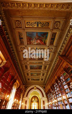 PARIS, FRANCE, 22 SEPTEMBRE, 20 ' : intérieurs de la bibliothèque du palais du Luxembourg, siège du Sénat français, l'une des deux chambres des Français Banque D'Images