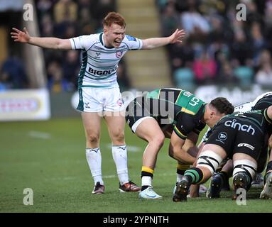 Caolan Englefield de Gloucester en action lors du Gallagher Premiership Rugby match opposant Northampton Saints contre Gloucester Rugby au Cinch Stadium le 30 novembre 2024 à Londres, en Angleterre. Banque D'Images