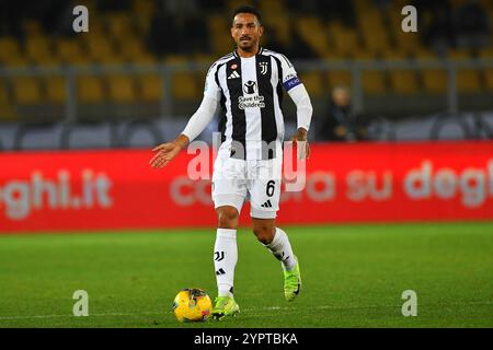 Lecce, Italie. 1er décembre 2024. Le défenseur central de la Juventus Danilo (6 Juventus FC) en action lors du match de Serie A Enilive entre l'US Lecce et la Juventus FC au stade via del Mare à Lecce, en Italie, dimanche 1er décembre 2024. (Crédit image : &#xa9 ; Giovanni Evangelista/LaPresse) crédit : LaPresse/Alamy Live News Banque D'Images