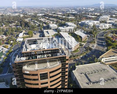 Vue aérienne de l'immeuble de bureaux d'affaires dans University City Grand quartier résidentiel et commercial, San Diego, Californie, États-Unis. 1er décembre 2020 Banque D'Images