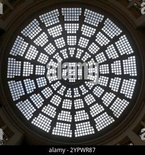 Vue vers le haut dans l'historique Maedlerpassage Leipzig. Saxe, Allemagne, Europe Banque D'Images