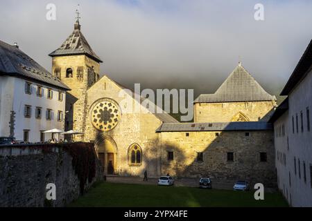 Roncesvalles, Royal Collegiate Church of Santa Maria de Roncesvalles, route de Santiago, Navarre, Espagne, Europe Banque D'Images