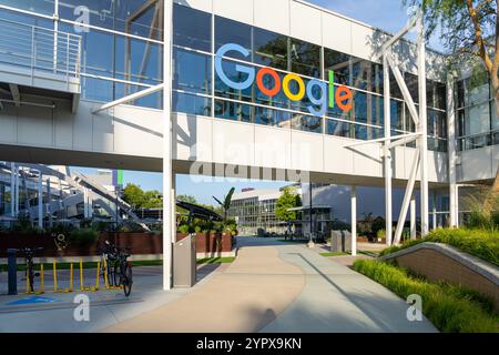 Logo Google signe sur le bâtiment à Mountain View, Californie, États-Unis Banque D'Images