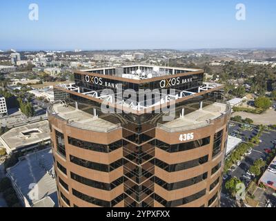 Vue aérienne de l'immeuble de bureaux d'affaires dans University City Grand quartier résidentiel et commercial, San Diego, Californie, États-Unis. 1er décembre 2020 Banque D'Images