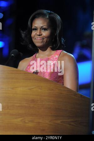 Charlotte, États-Unis d'Amérique. 05th Sep, 2012. CHARLOTTE, NC - SEPTEMBRE 04 : première dame Michelle Obama pendant le premier jour de la Convention nationale démocrate à Time Warner Cable Arena le 4 septembre 2012 à Charlotte, Caroline du Nord. Le DNC, qui se déroulera jusqu’au 7 septembre, nommera le président américain Barack Obama comme candidat démocrate à la présidentielle. People : First Lady Michelle Obama crédit : Storms Media Group/Alamy Live News Banque D'Images