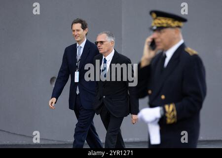 Photo - John Elkann, Président de Stellantis et Carlos Tavares, Directeur général de Stellantis arrivent à l'inauguration de la gigafactory de Automotive Cells Company (ACC), une joint-venture entre Stellantis, TotalEnergies et Mercedes, à Billy-Berclau, dans le nord de la France, en mai 30, 2023. le directeur général de Stellantis, Carlos Tavares, a démissionné brutalement dimanche, deux mois après un avertissement de profit chez le fabricant des voitures Jeep, Fiat et Peugeot qui a perdu environ 40 % de sa valeur cette année. La société a déclaré qu'elle chercherait à trouver un nouveau PDG au cours du premier semestre 2025. Directeur indépendant senior Henri de Castries Banque D'Images