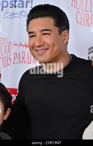 Hollywood, CA États-Unis - 1er décembre 2024 : Mario Lopez assiste à la 92e parade annuelle de Noël d'Hollywood. Banque D'Images