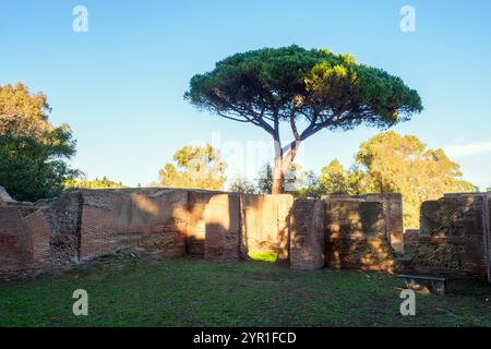 Entrepôts de Trajan - ports impériaux de Claudius et Trajan - Fiumicino, Rome, Italie Banque D'Images