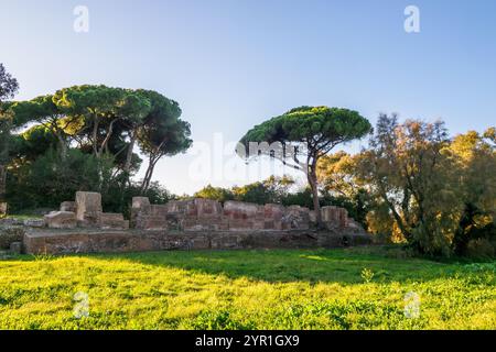 Entrepôts de Trajan - ports impériaux de Claudius et Trajan - Fiumicino, Rome, Italie Banque D'Images