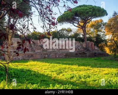 Entrepôts de Trajan - ports impériaux de Claudius et Trajan - Fiumicino, Rome, Italie Banque D'Images