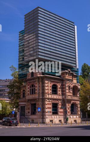 Paucescu House, un mélange d'ancien et de nouveau, Bucarest, Roumanie Banque D'Images