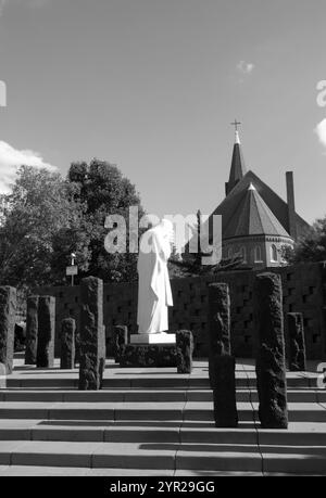 Photo de la statue de Jésus pleuré au mémorial national d'Oklahoma City, Oklahoma, États-Unis. Banque D'Images