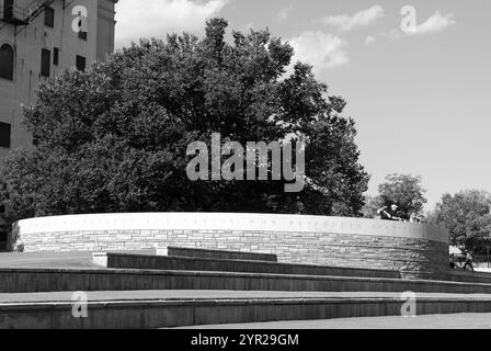 Photo de Survivor Tree au mémorial national d'Oklahoma City, OK, États-Unis. Banque D'Images