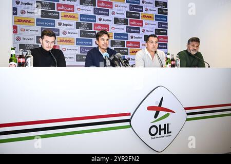 Leuven, Belgique. 02 décembre 2024. Chris Coleman, entraîneur-chef de l'OHL, Frederic Van den Steen, PDG de l'OHL, et Gyorgy Csepregi, directeur technique de l'OHL, photographiés lors d'une conférence de presse de l'équipe belge de soccer Oud-Heverlee Leuven pour présenter leur nouvel entraîneur-chef, à Louvain, le lundi 2 décembre 2024. BELGA PHOTO TOM GOYVAERTS crédit : Belga News Agency/Alamy Live News Banque D'Images