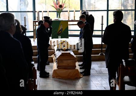 Trauerfeier für Manfred Graf von Roon * 15.08.1933 Krobnitz, Oberlausitz, 04.10.2024 Berlin in der Kirche am Lietzensee. Berlin, 05.11.2024 Berlin Allemagne *** funérailles pour Manfred Graf von Roon 15 08 1933 Krobnitz, Oberlausitz, 04 10 2024 Berlin dans l'église du Lietzensee Berlin, 05 11 2024 Berlin Allemagne Copyright : xMatthiasxWehnertx Banque D'Images