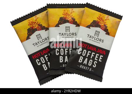 Taylors Hot Lava Java Coffee Bag sacs de café emballés individuellement isolés sur fond blanc Banque D'Images