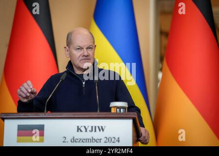 Kiew, Ukraine. 02 décembre 2024. Le chancelier fédéral Olaf Scholz (SPD) donne une conférence de presse après une rencontre avec le président ukrainien. Crédit : Kay Nietfeld/dpa/Alamy Live News Banque D'Images