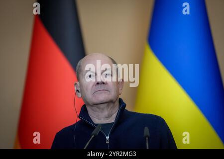 Kiew, Ukraine. 02 décembre 2024. Le chancelier fédéral Olaf Scholz (SPD) donne une conférence de presse après une rencontre avec le président ukrainien. Crédit : Kay Nietfeld/dpa/Alamy Live News Banque D'Images