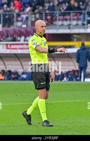 Turin, Italie. 01 décembre 2024. L'arbitre Michael Fabbri a vu lors du match de Serie A entre Turin et Napoli au Stadio Olimpico à Turin. Banque D'Images