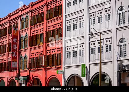 Singapour - 3 juillet 2024 : façade de magasins de terrasses de rues, quartier de Chinatown, patrimoine historique multiculturel voyage touristique destinatio Banque D'Images