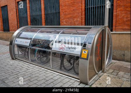 Logrono, Espagne- 27 mai 2024 : CicLOpark bick rack à Logrono, dans le nord de l'Espagne Banque D'Images