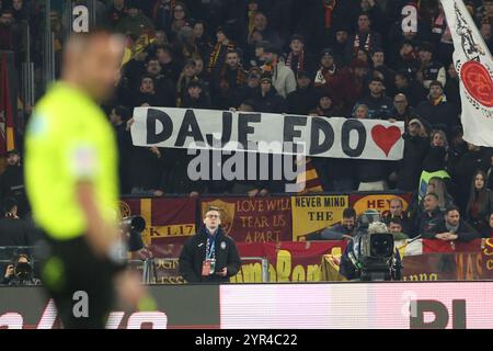 Rome, Italie 2.12.2024 : bannière pour edoardo bove lors du championnat italien de football Serie A Enilive 2024-2025 match AS Roma vs Atalanta Bergamasca Calcio au Stadio Olimpico à Rome le 2 décembre 2024. Banque D'Images