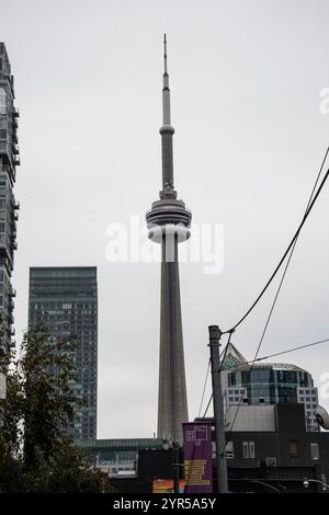 Tour CN depuis Grange Park sur la rue Beverley au centre-ville de Toronto, Ontario, Canada Banque D'Images