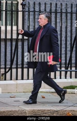 Londres, Royaume-Uni. 02 décembre 2024. Jonathan Ashworth, ancien payeur général fantôme et ancien député travailliste, maintenant directeur général du groupe de réflexion Labour Together, est vu à Downing Street cet après-midi. Crédit : Imageplotter/Alamy Live News Banque D'Images