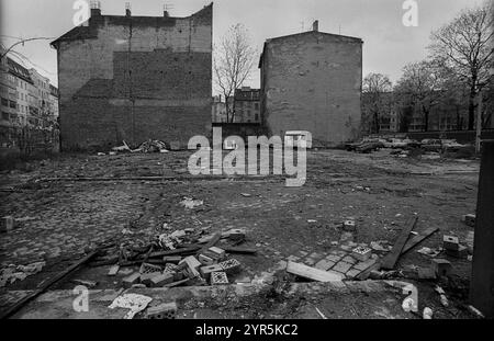 Allemagne, Berlin, 11 novembre 1991, dévastation à l'angle de Rosenthaler Strasse et Kleine Rosenthaler Strasse, Europe Banque D'Images