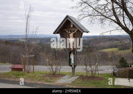 Sanctuaire de chemin, Christ sur la croix, Hofstaetten an der Raab, Styrie, Autriche, Europe Banque D'Images