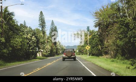 Oahu, Hawaï, États-Unis - 21 février 2018 : route vers les plages de la rive nord à Oahu, Hawaï Banque D'Images