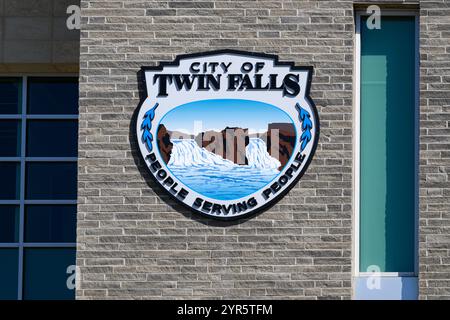 Twin Falls, ID, États-Unis - 23 juin 2024 ; panneau avec logo et devise de la ville de Twin Falls Idaho sur le mur Banque D'Images