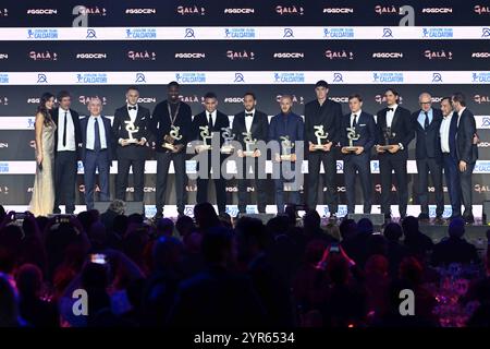 Milan, Galà del Calcio 2024. PremiazioniNella foto : Alessandro Bastoni, Federico Dimarco, Yan Sommer, Nicolò Barella, Hakan Calhanoglu, Teun Koopmeiners, Lautaro Martinez, Marcus Thuram Banque D'Images