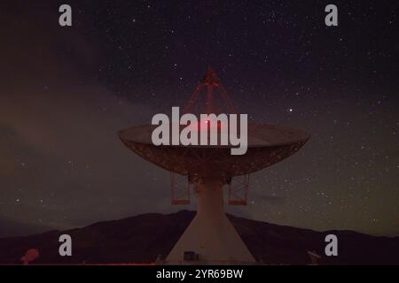 MARS 2021, Owens Valley Radio Observatory (OVRO), Bishop, Californie, États-Unis - centre de recherche de Cal Tech - vue de 130 pieds plat Banque D'Images