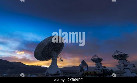 MARS 2021, Owens Valley Radio Observatory (OVRO), Bishop, Californie, États-Unis - centre de recherche de Cal Tech - vue de 130 pieds plat Banque D'Images