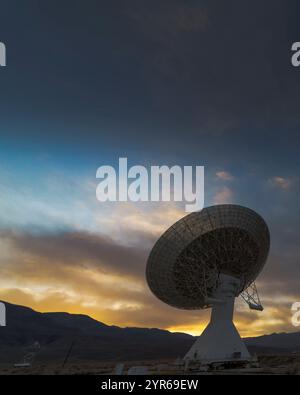 MARS 2021, Owens Valley Radio Observatory (OVRO), Bishop, Californie, États-Unis - centre de recherche de Cal Tech - vue de 130 pieds plat Banque D'Images