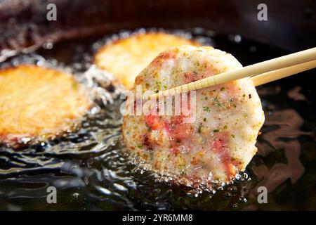 Photo de pâte de poisson frite avec poulpe Banque D'Images