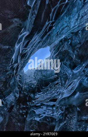 Grotte de glace sur le glacier Vatnajokull, Islande. Banque D'Images