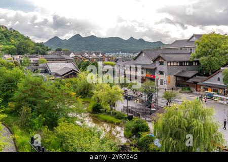 17 août 2022, GUIYANG, CHINE : le mur de pierre de l'ancienne forteresse dans la ville antique de Qingyan, province de Guizhou, Chine Banque D'Images