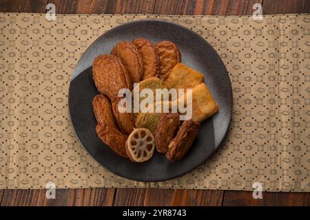 Satsuma-age (boule de pâte de poisson frite) Banque D'Images