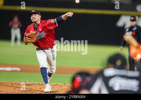 HERMOSILLO, MEXIQUE - NOVEMBRE 29 : Manuel Chavez, lanceur de départ pour les Eagles Mexicali, fait un pitch en première manche, lors d'un match Liga Arco Mexicana del Pacifico entre Aguilas et Naranjeros à l'estadio Fernando Valenzuela le 29 novembre 2024 à Hermosillo, Mexique. (Photo de Luis Gutierrez/Norte photo) Banque D'Images