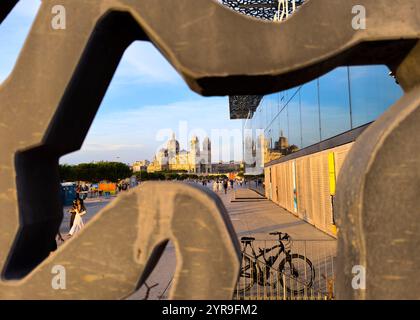 Marseille, France. 14 août 2024. Vieux port avec Cathédrale de la Major, Musée des civilisations de l'Europe, Fort Saint-Jean, Palais du Pharao, notre-Dame de la Grande, Palais Longchamp le 14 août 2024 à Marseille, France. Photographe : ddp images/STAR-images crédit : ddp Media GmbH/Alamy Live News Banque D'Images